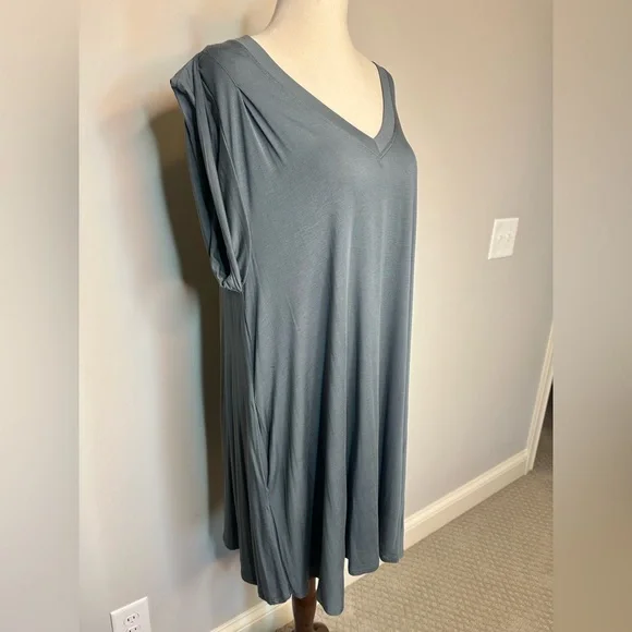 Sz M Umgee blue grey sleeveless loose pockets casual dress v neck - Picture 2 of 7